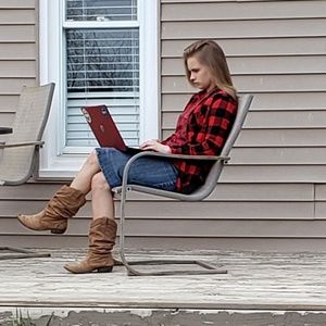 Meet your Posher, Katelyn